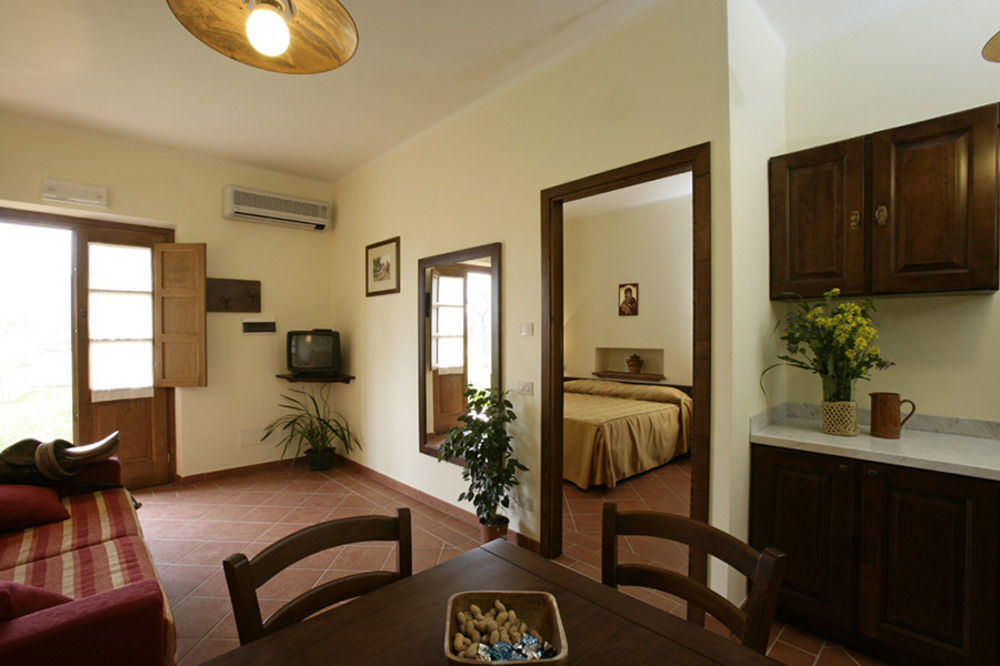 Antico Casale Guest House Сарцана Екстериор снимка